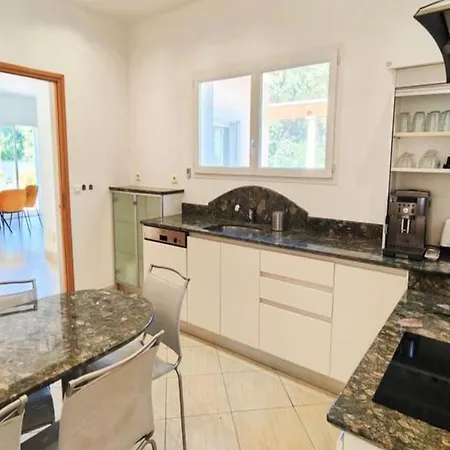 & For 8 People Apartment Saint-Raphael (Var)