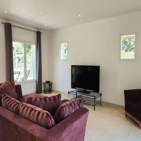 & For 8 People