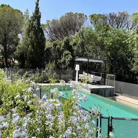 & For 8 People Saint-Raphael (Var)