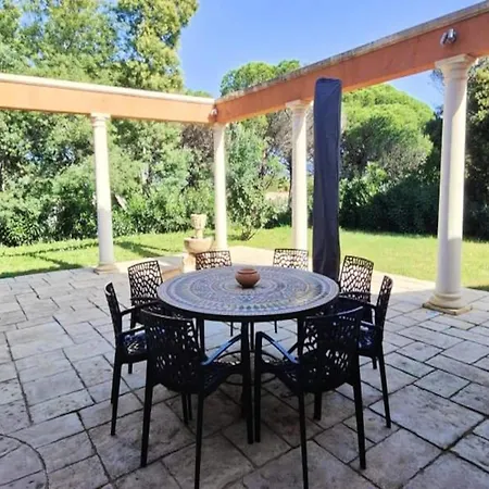 & For 8 People Apartment Saint-Raphael (Var)