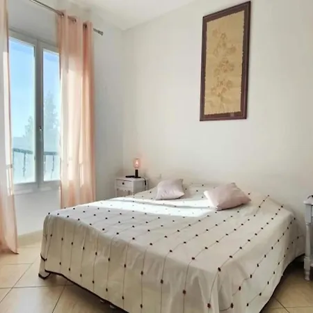 & For 8 People Apartment *