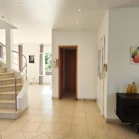 Apartment & For 8 People *